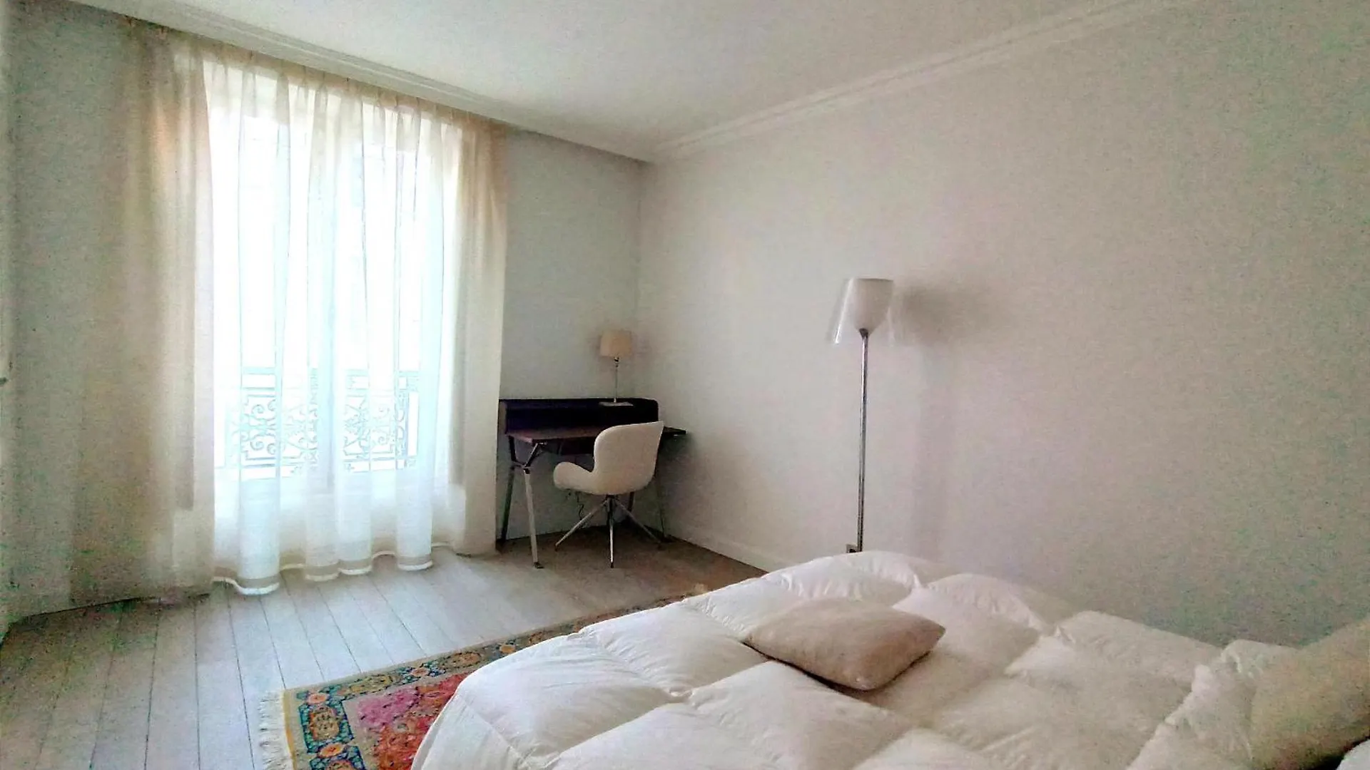 Apartment Rue De L'Universite - Paris 7