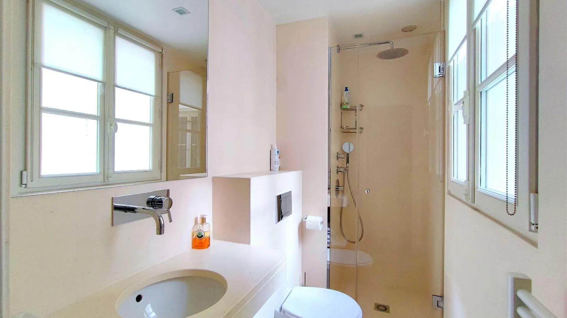 Rue De L'Universite - Paris 7 Apartment